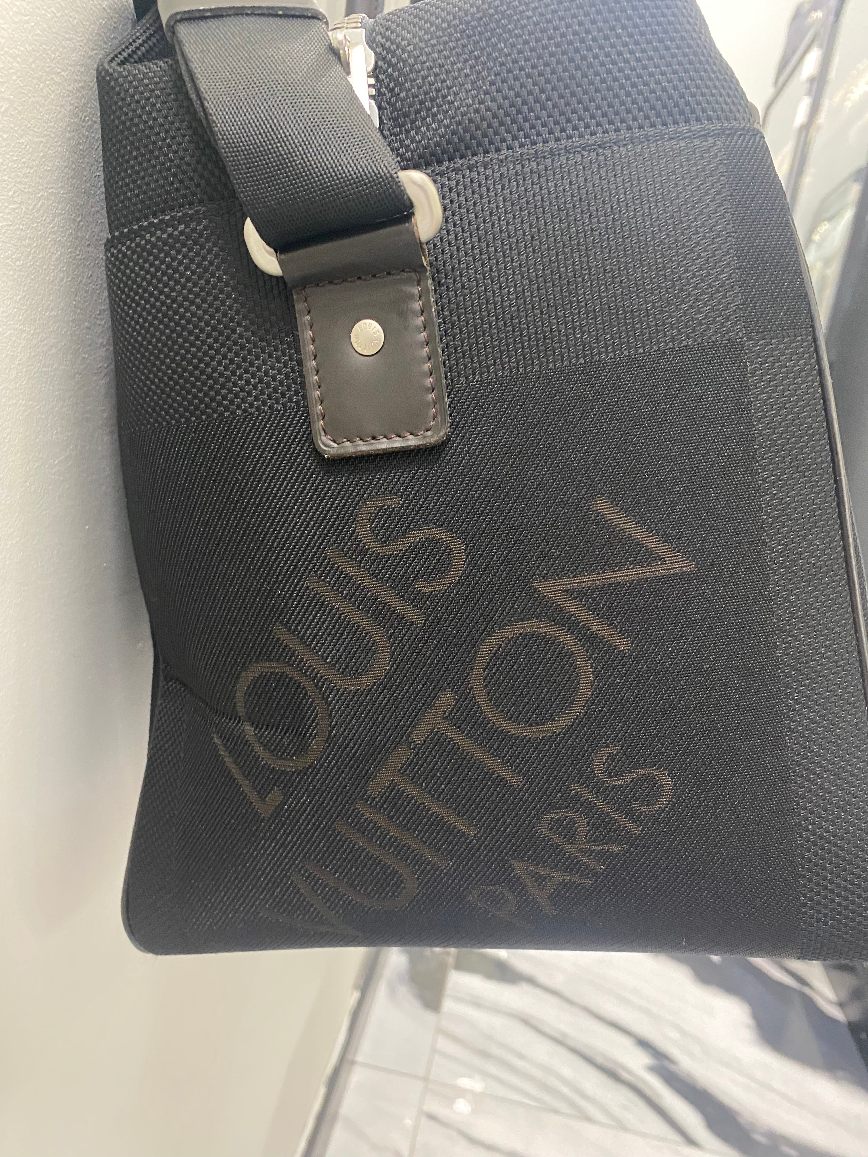 LOUIS VUITTON DAMIER GEANT ALBATROS DUFFLE BAG