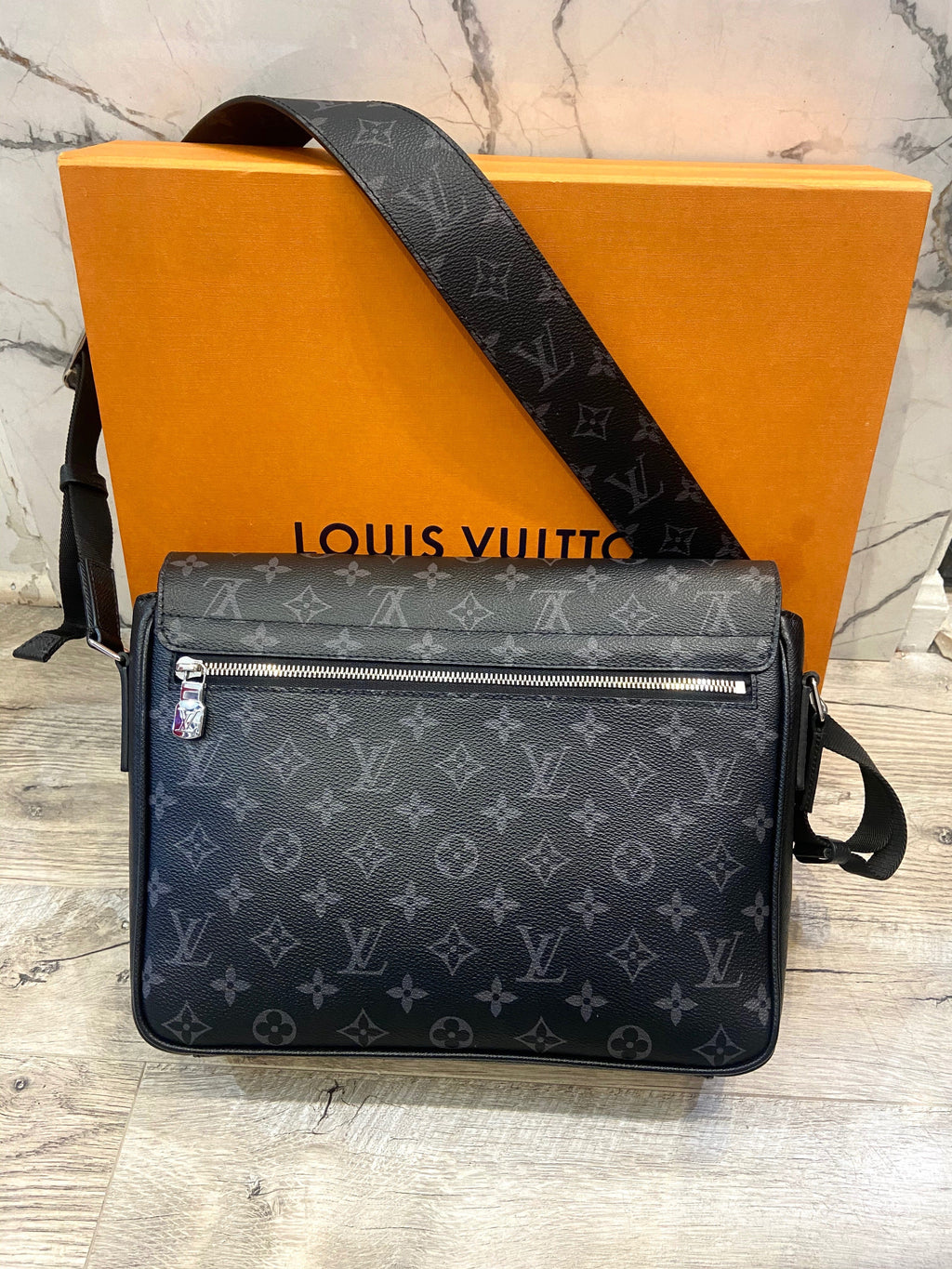 LOUIS VUITTON MONOGRAM ECLIPSE TAIGARAMA MESSENGERAMA BAG