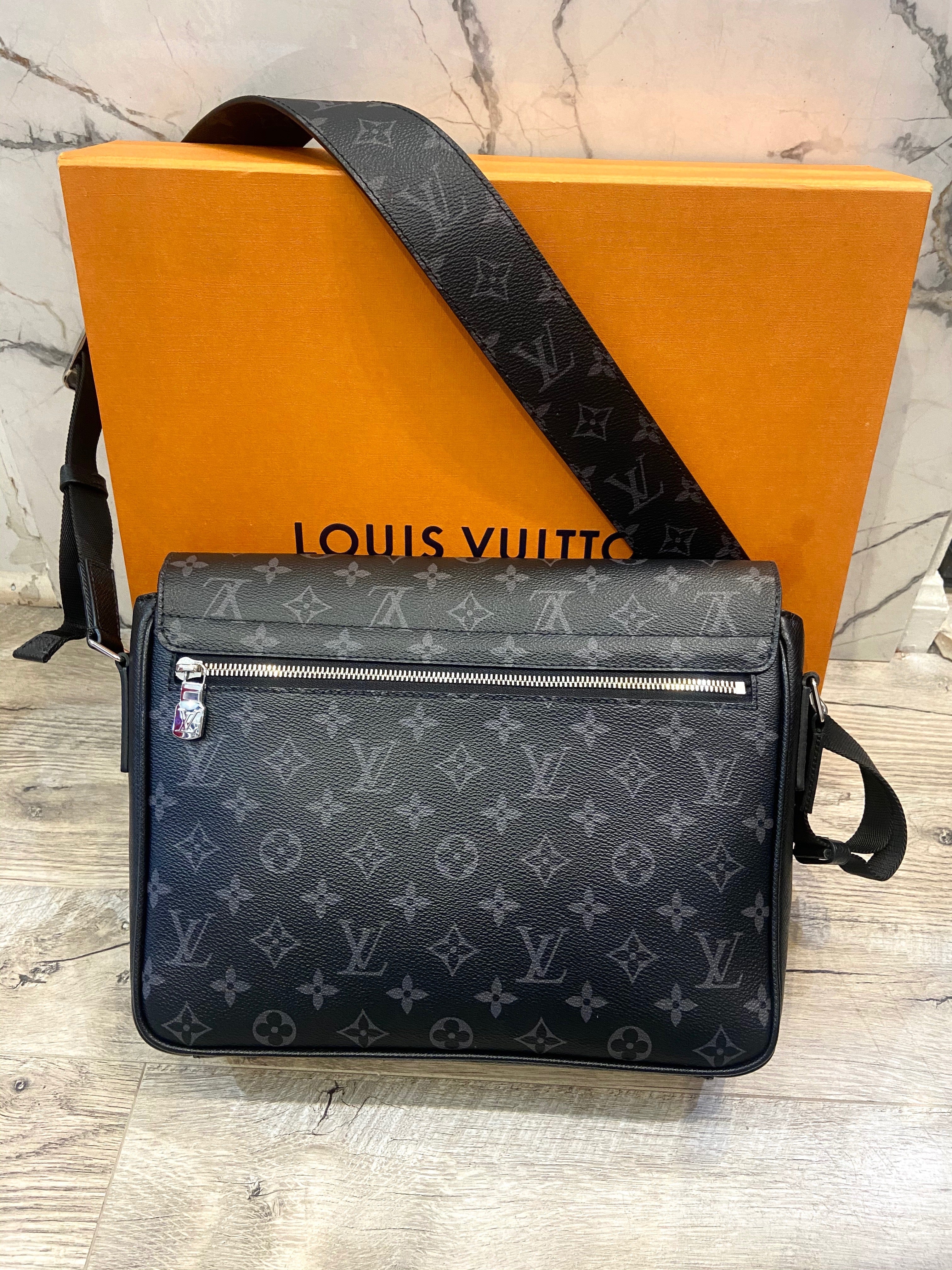 LOUIS VUITTON MONOGRAM ECLIPSE TAIGARAMA MESSENGERAMA BAG