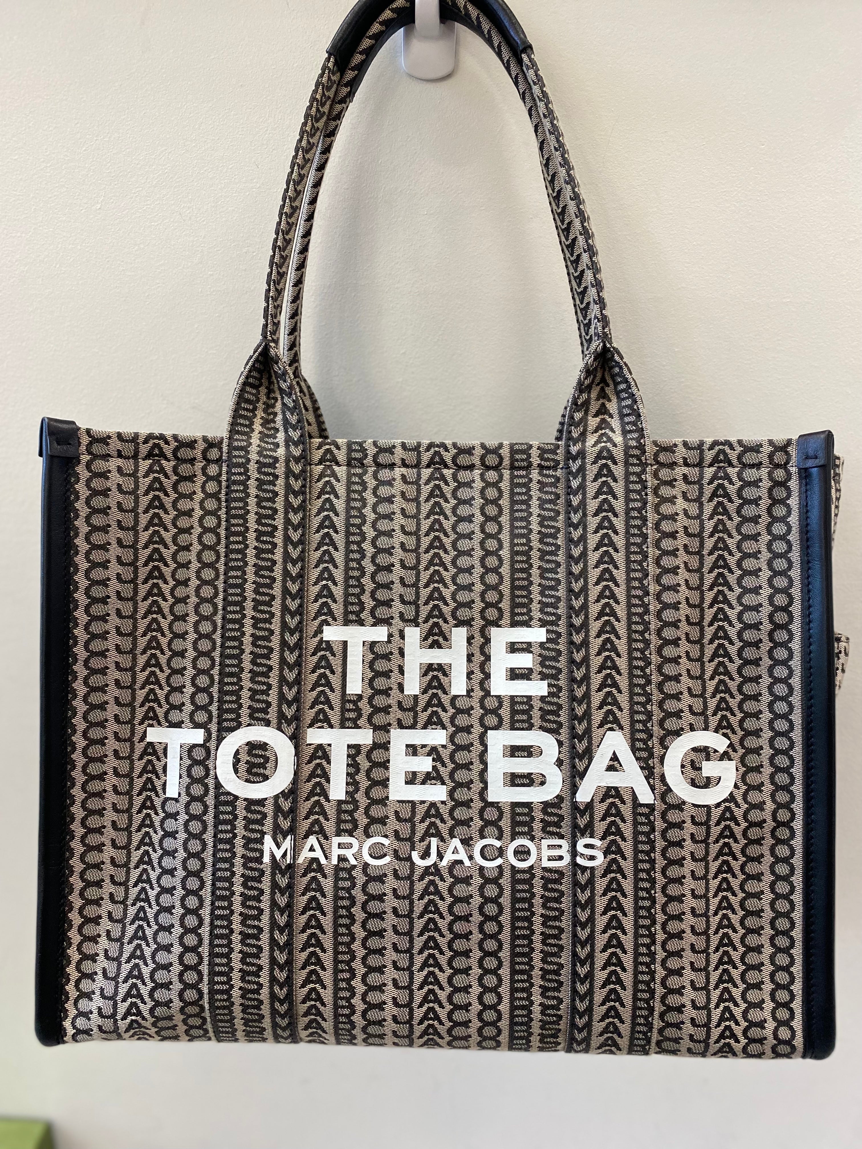 MARC JACOBS MONOGRAM TOTE BAG