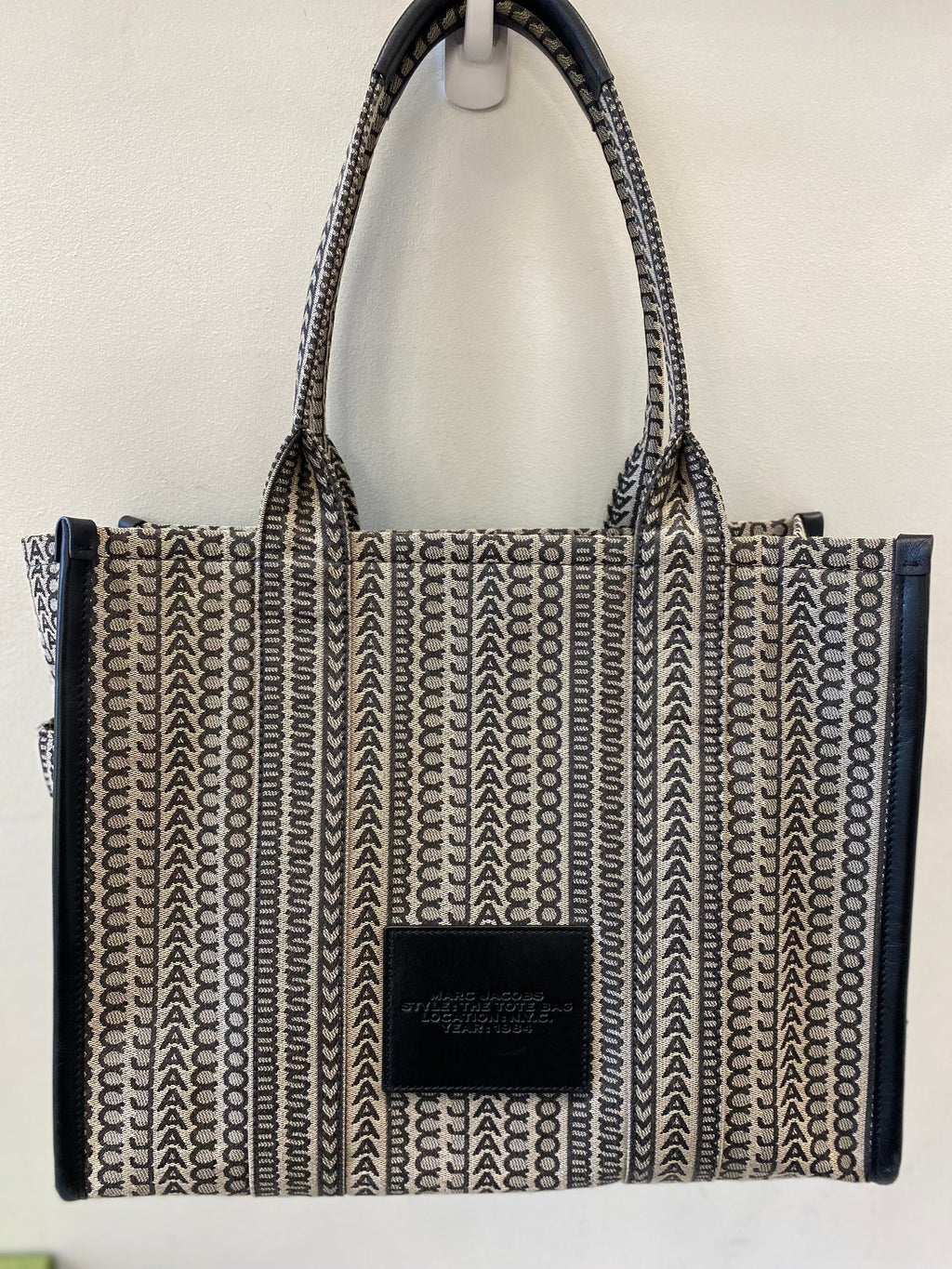 MARC JACOBS MONOGRAM TOTE BAG