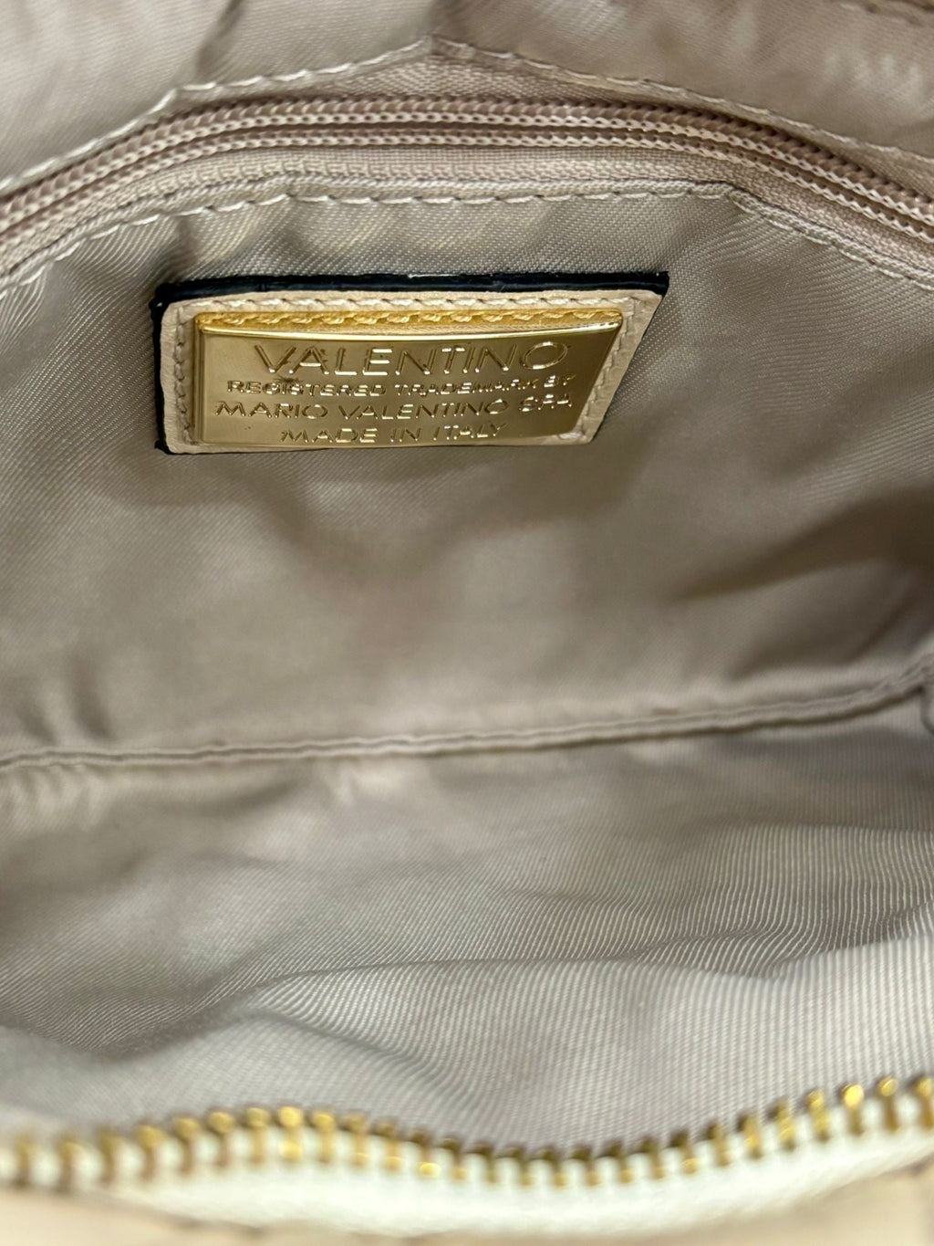 VALENTINO VANILLE D CHEVRON QUILTED LEATHER SHOULDER BAG