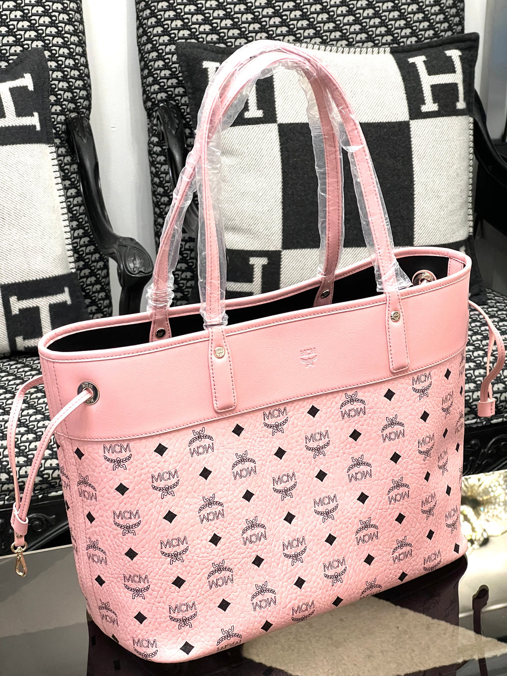 MCM AREN MEDIUM VISETOS LEATHER SHOPPER TOTE BAG