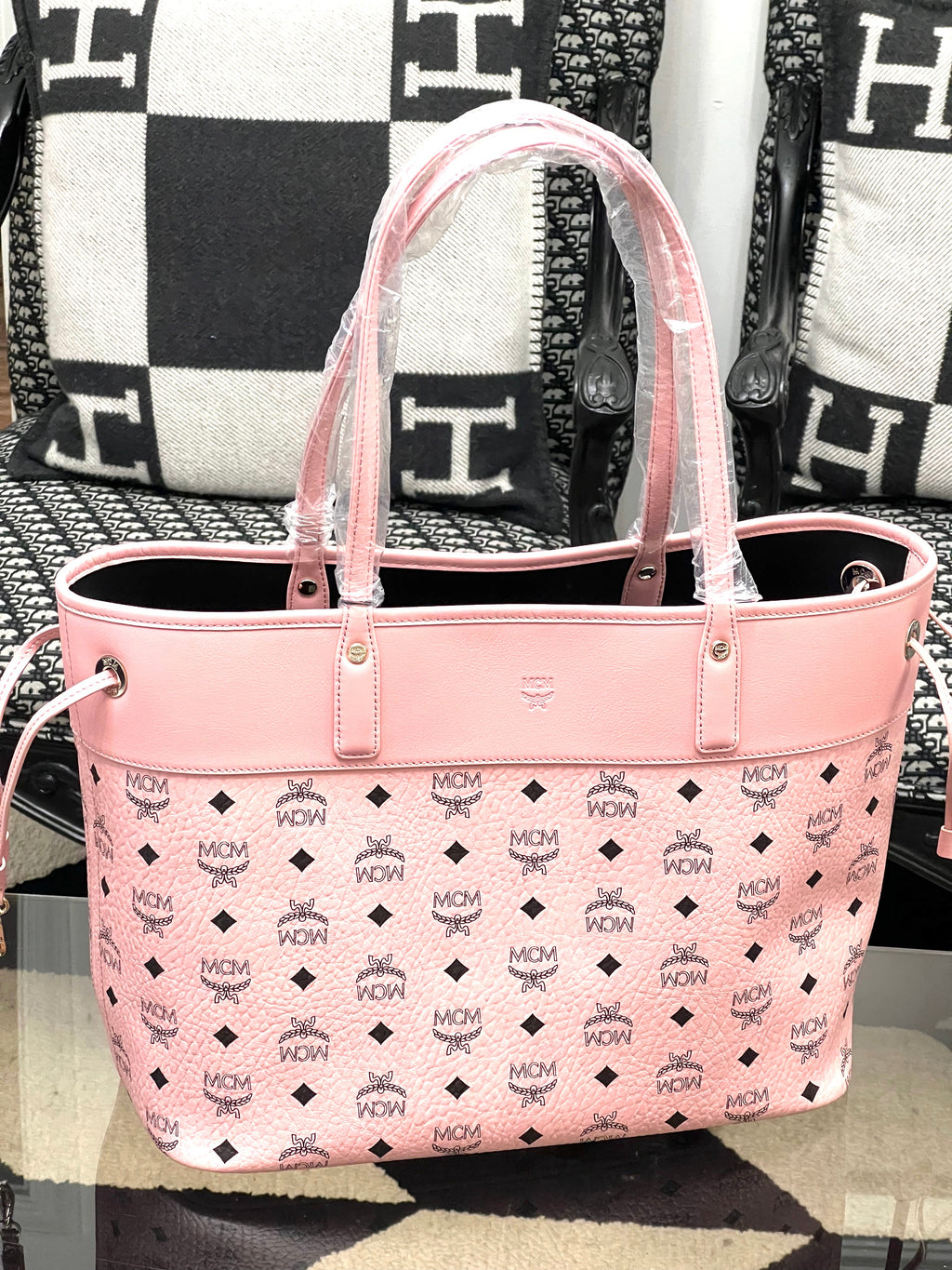 MCM AREN MEDIUM VISETOS LEATHER SHOPPER TOTE BAG
