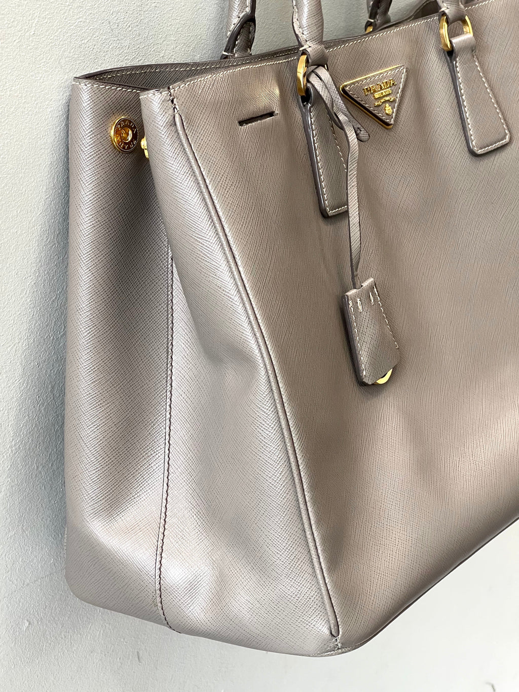 PRADA GALLERIA SAFFIANO LEATHER TOP HANDLE BAG GM