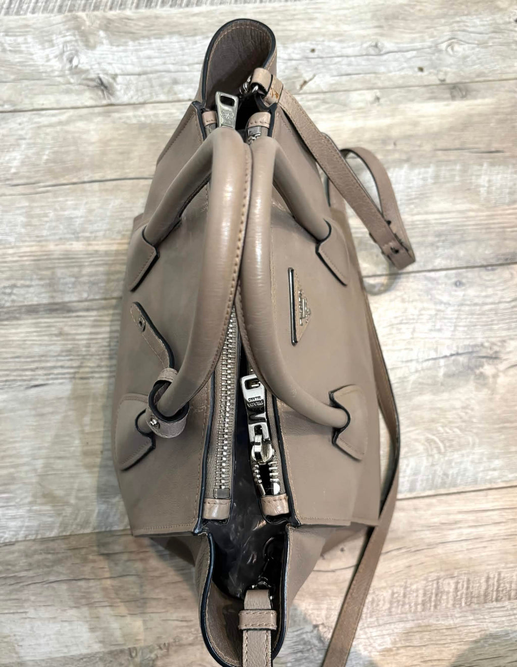 PRADA GLACE LEATHER TWIN POCKET DOUBLE HANDLE TOTE BAG