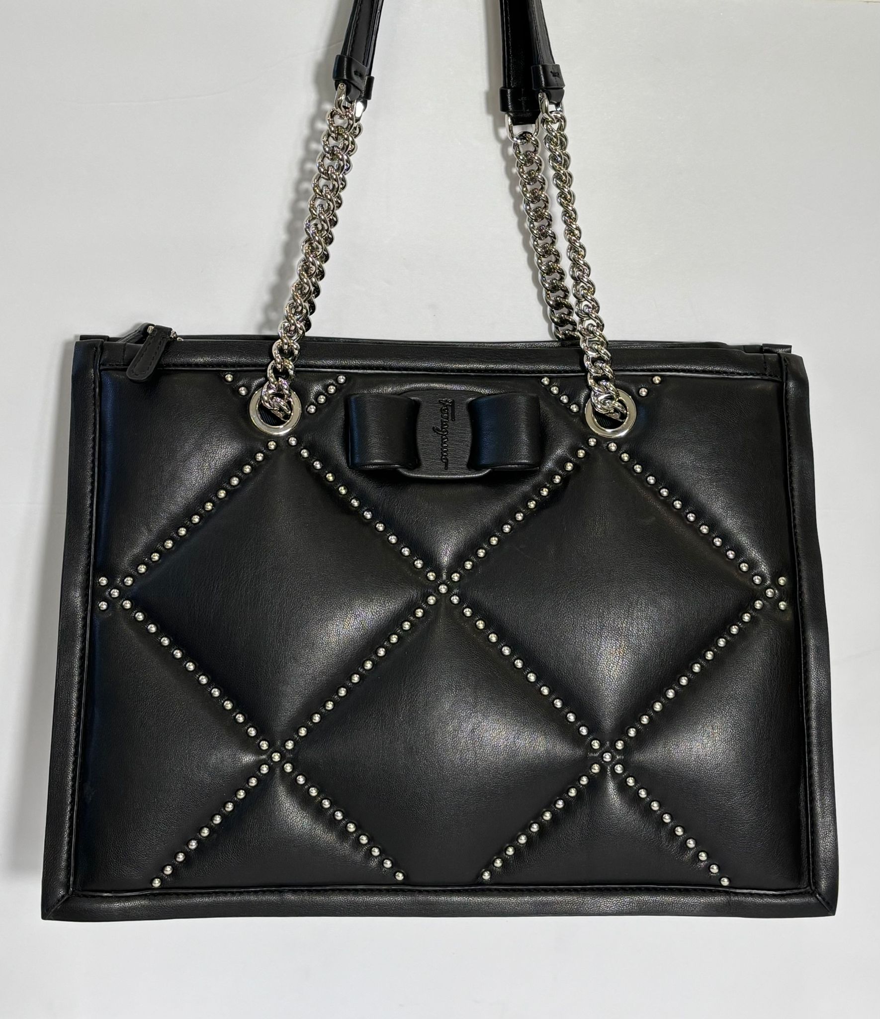 FERRAGAMO QUILTED GOATSKIN LEATHER VIVA BOW CHAIN TOTE