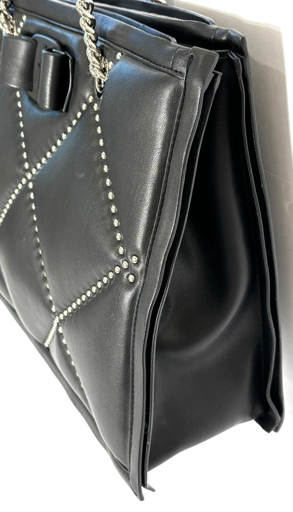 FERRAGAMO QUILTED GOATSKIN LEATHER VIVA BOW CHAIN TOTE