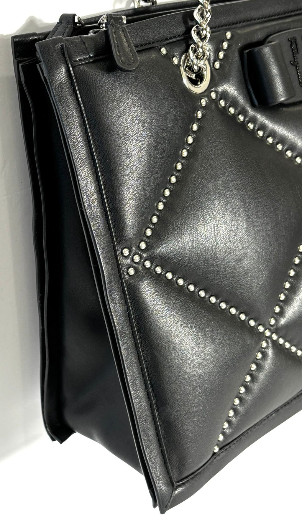 FERRAGAMO QUILTED GOATSKIN LEATHER VIVA BOW CHAIN TOTE