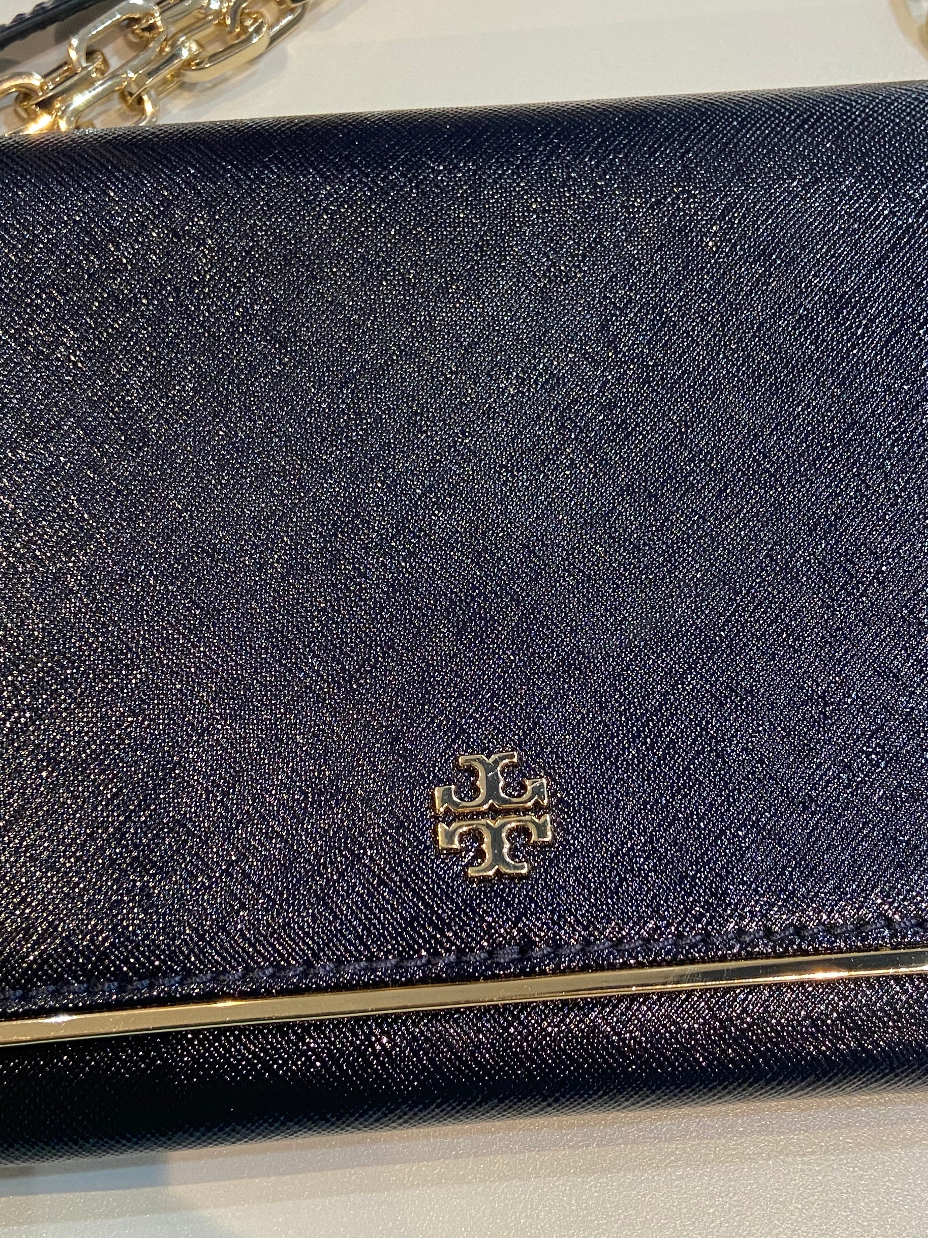TORY BURCH ROBINSON SAFFIANO LEATHER WALLET ON A CHAIN