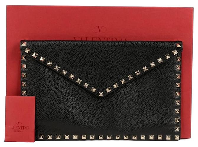 VALENTINO ROCKSTUD LARGE ENVELOPE GRAINED CALFSKIN LEATHER CLUTCH