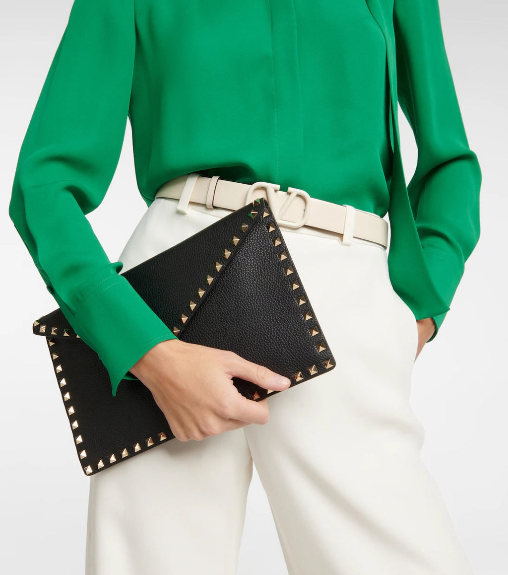 VALENTINO ROCKSTUD LARGE ENVELOPE GRAINED CALFSKIN LEATHER CLUTCH