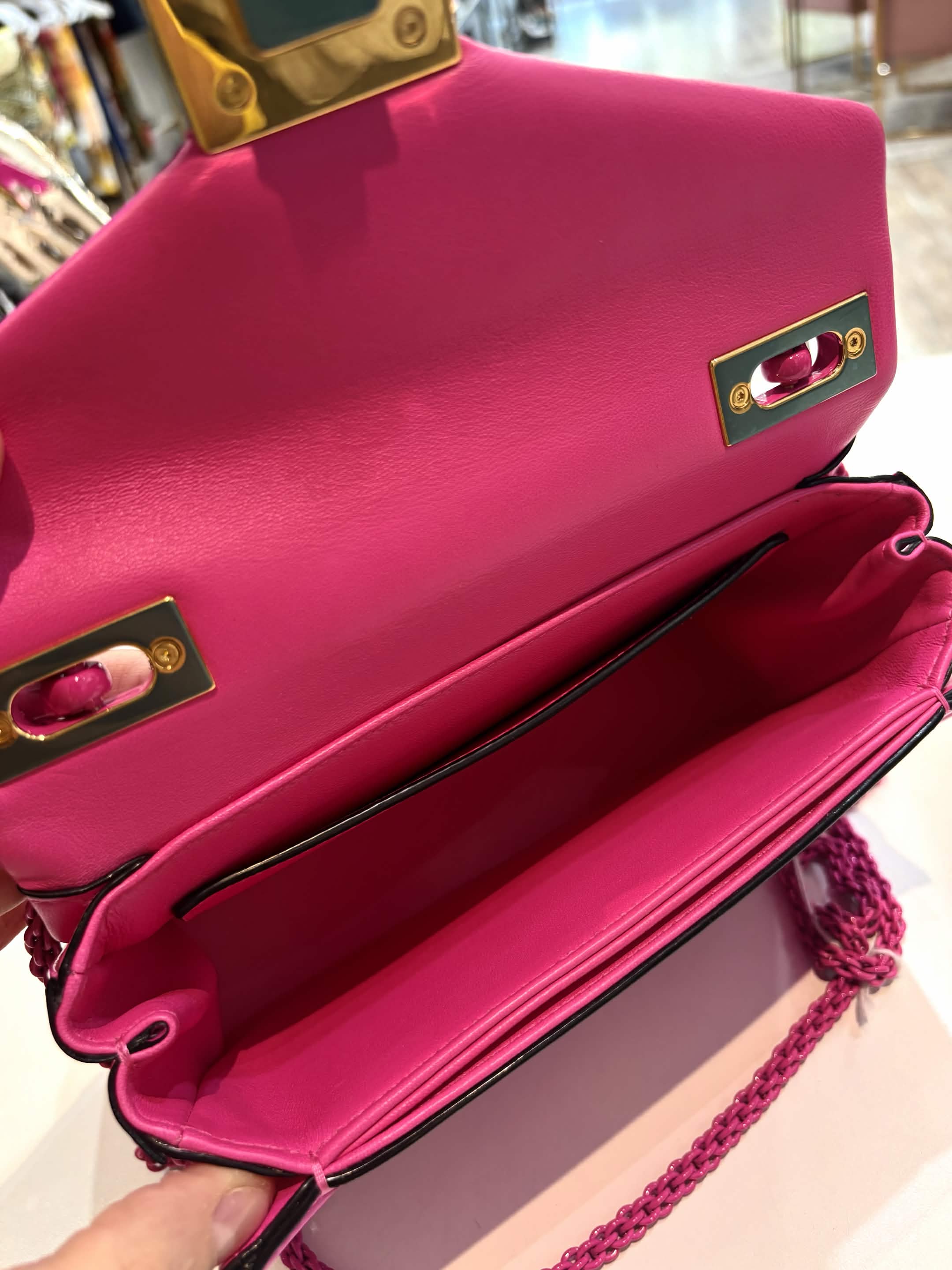 VALENTINO GARAVANI ONE STUD GLOSSY PATENT LEATHER BAG