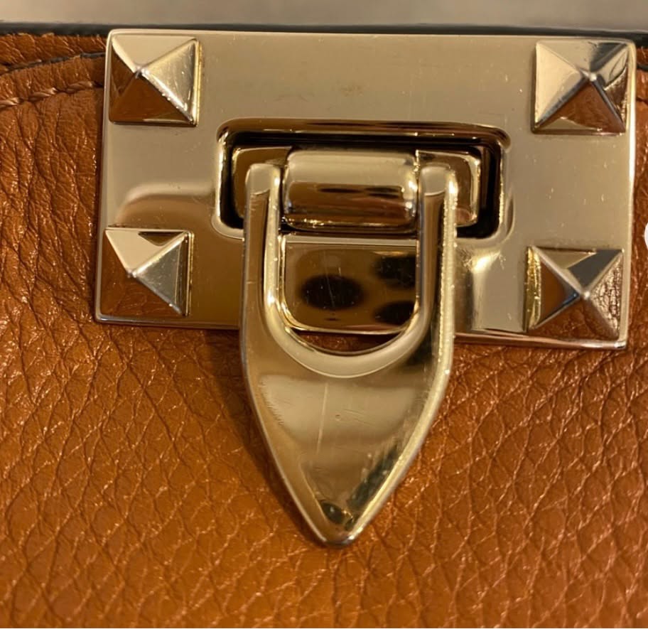 VALENTINO ROCKSTUD PEBBLED CALFSKIN LEATHER CROSSBODY BAG