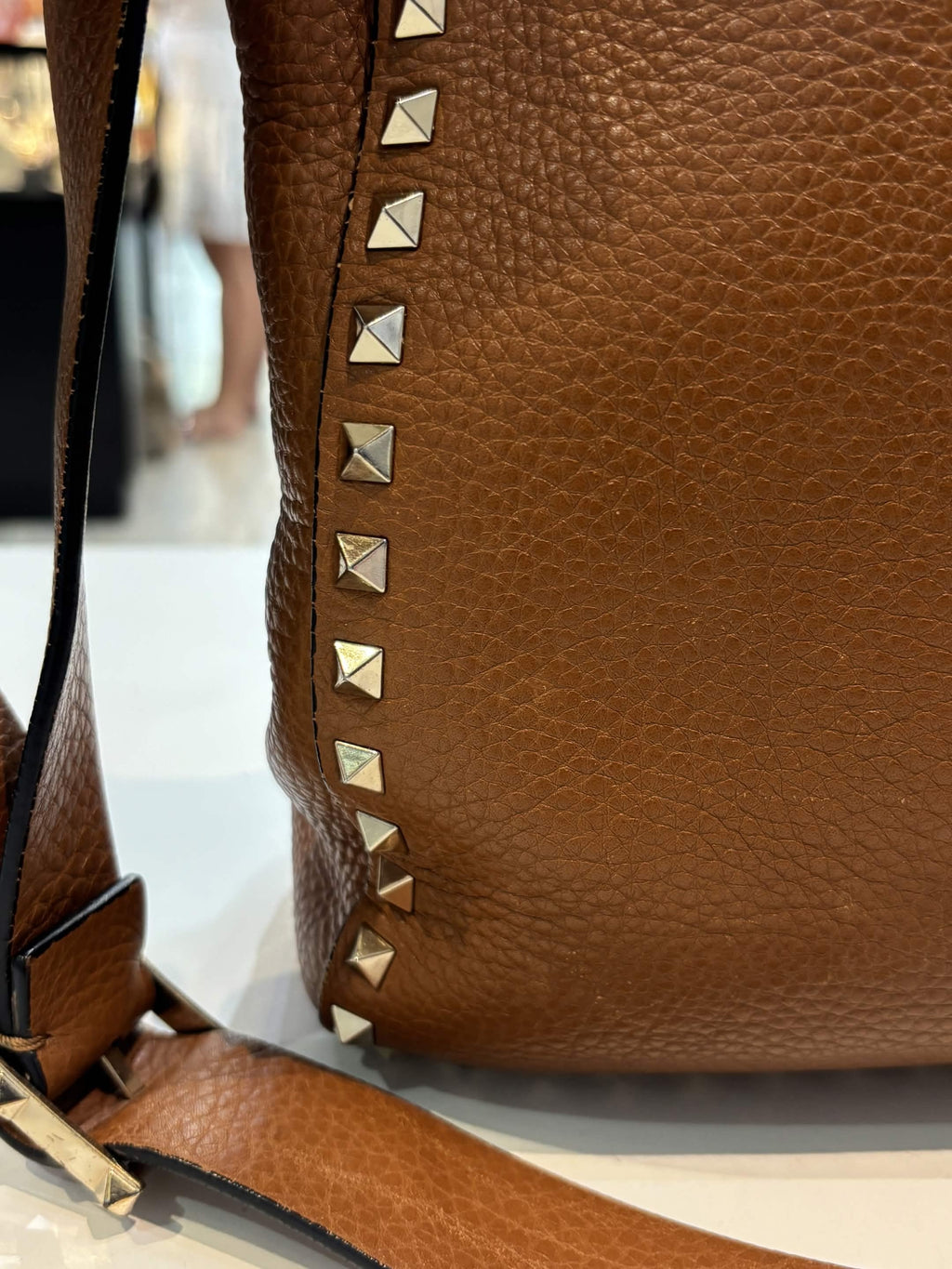 VALENTINO ROCKSTUD PEBBLED CALFSKIN LEATHER CROSSBODY BAG