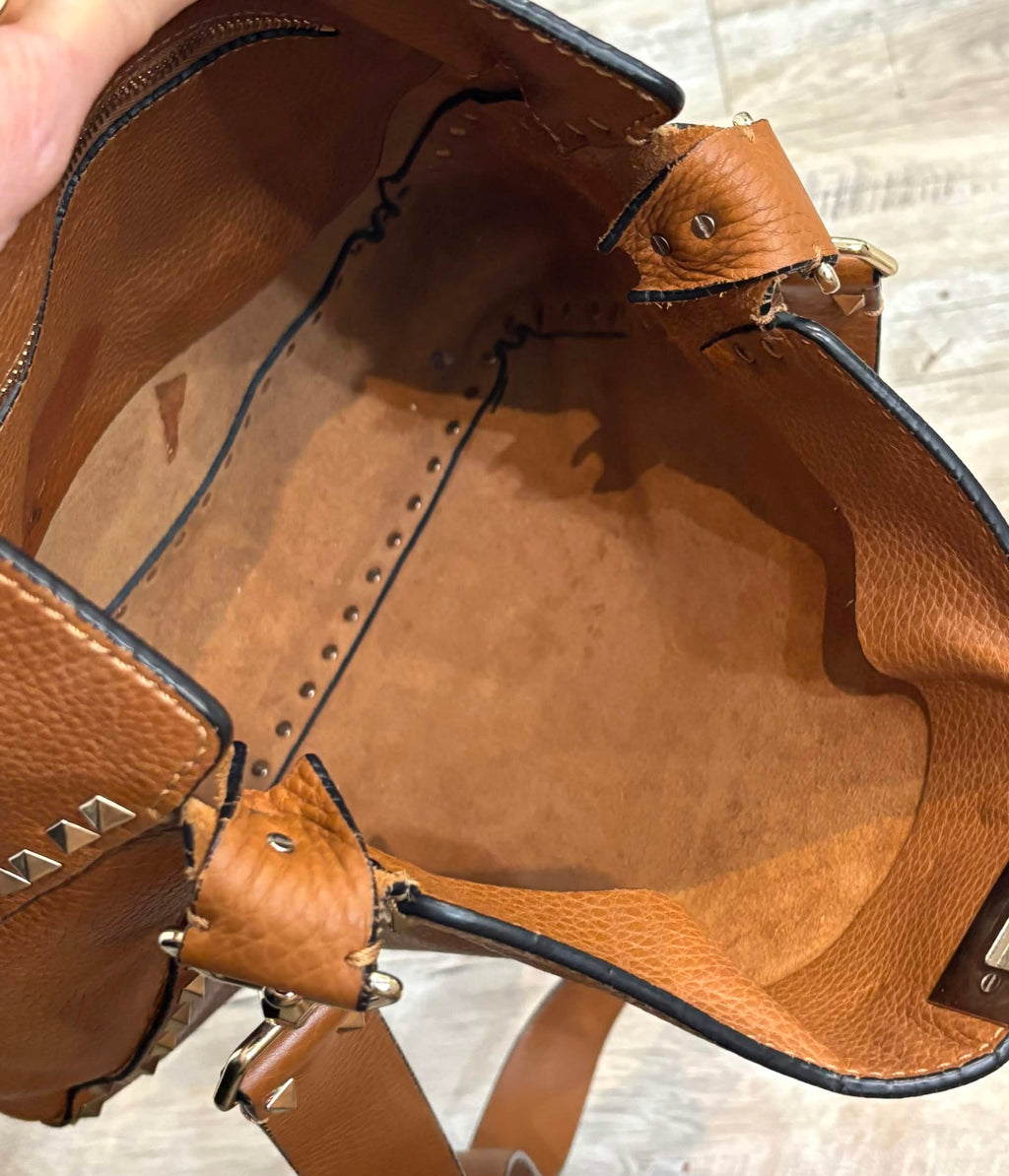 VALENTINO ROCKSTUD PEBBLED CALFSKIN LEATHER CROSSBODY BAG