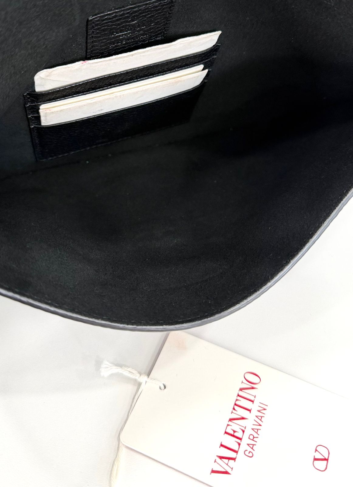 VALENTINO ROCKSTUD LARGE ENVELOPE GRAINED CALFSKIN LEATHER CLUTCH