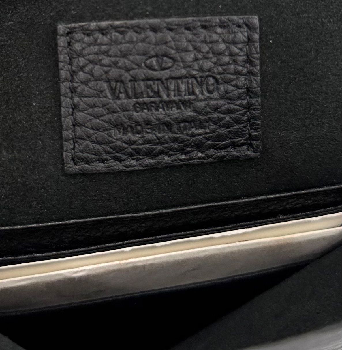 VALENTINO ROCKSTUD LARGE ENVELOPE GRAINED CALFSKIN LEATHER CLUTCH