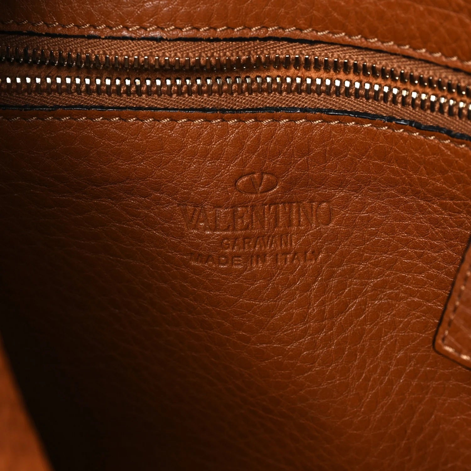 VALENTINO ROCKSTUD PEBBLED CALFSKIN LEATHER CROSSBODY BAG