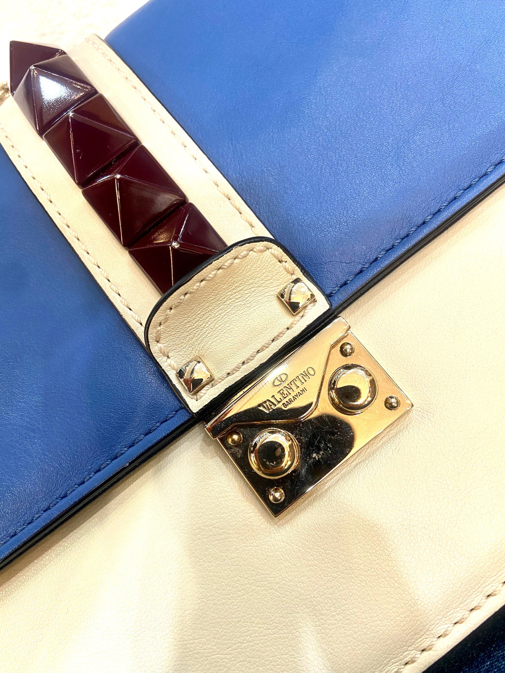 VALENTINO TRI-COLOR ROCKSTUD MEDIUM GLAM LOCK CALFSKIN LEATHER CROSSBODY