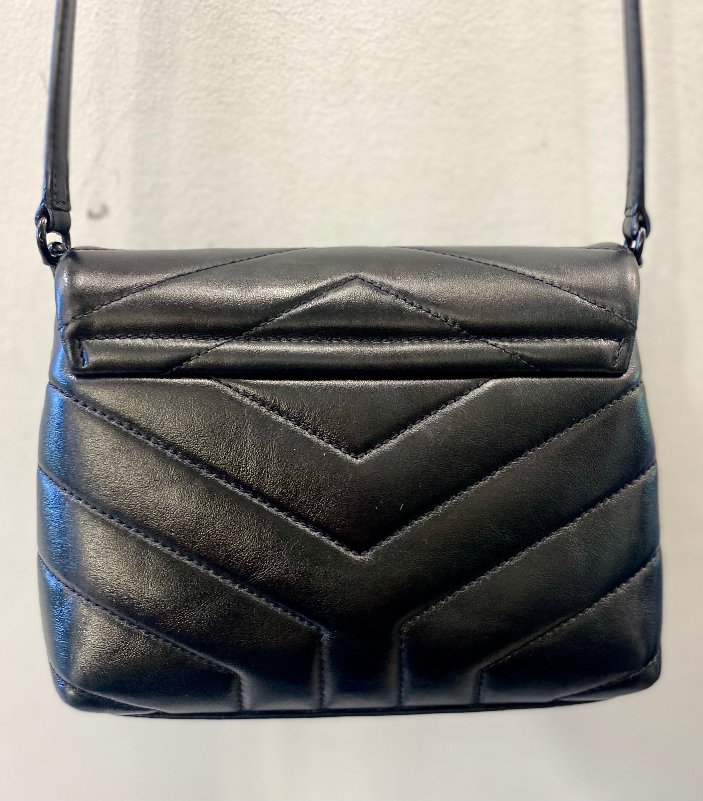 YSL QUILTED Y CALFSKIN LOULOU TOY SHOULDER BAG