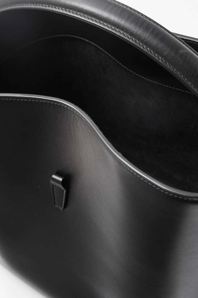 YSL LE 37 SHINY CALFSKIN LEATHER LARGE BUCKET BAG
