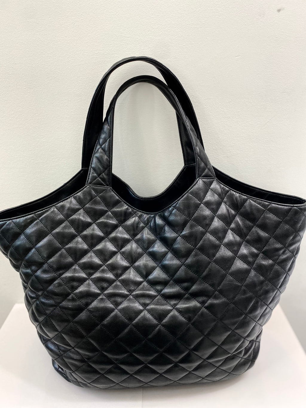 YSL QUILTED LAMBSKIN MAXI ICARE SHOPPING TOTE
