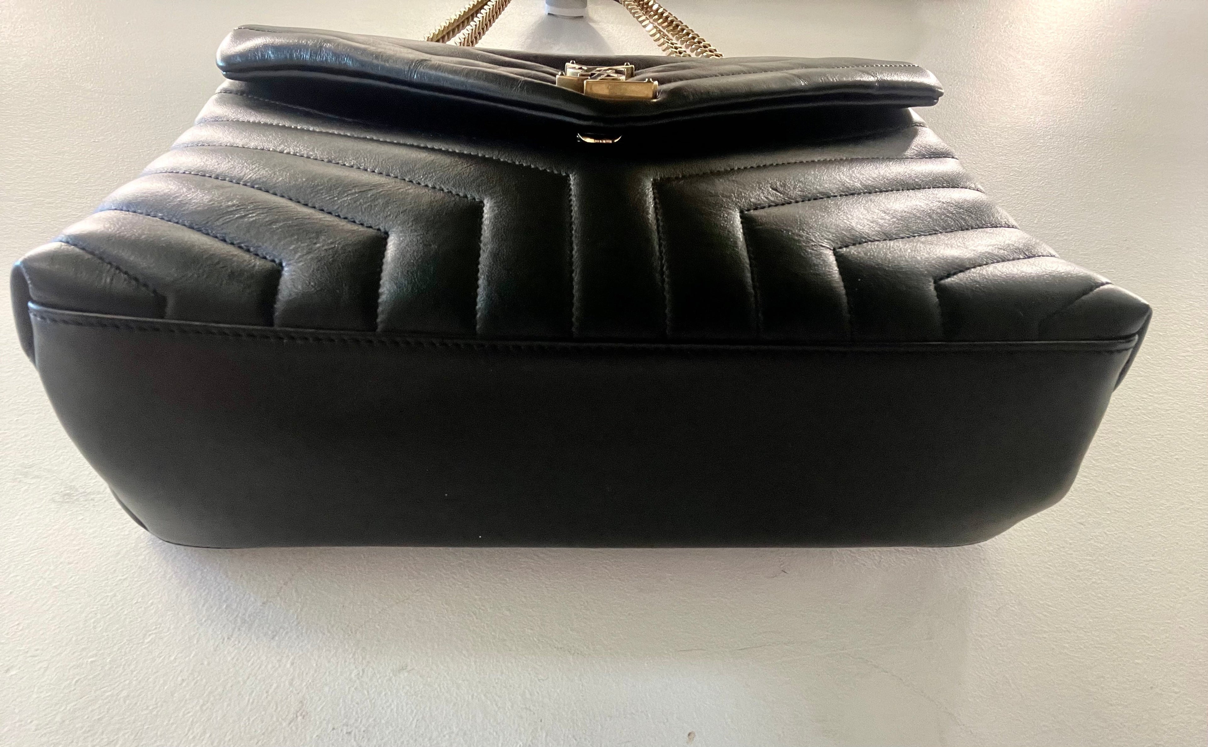 YSL MEDIUM LOULOU Y QUILTED CALFSKIN SHOULDER BAG