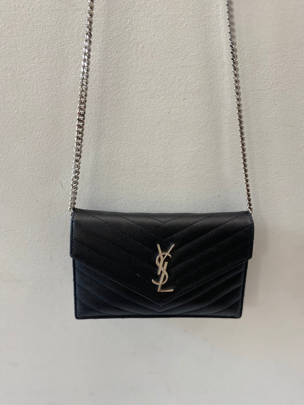 YSL MONOGRAM GRAIN DE POUDRE WALLET ON CHAIN