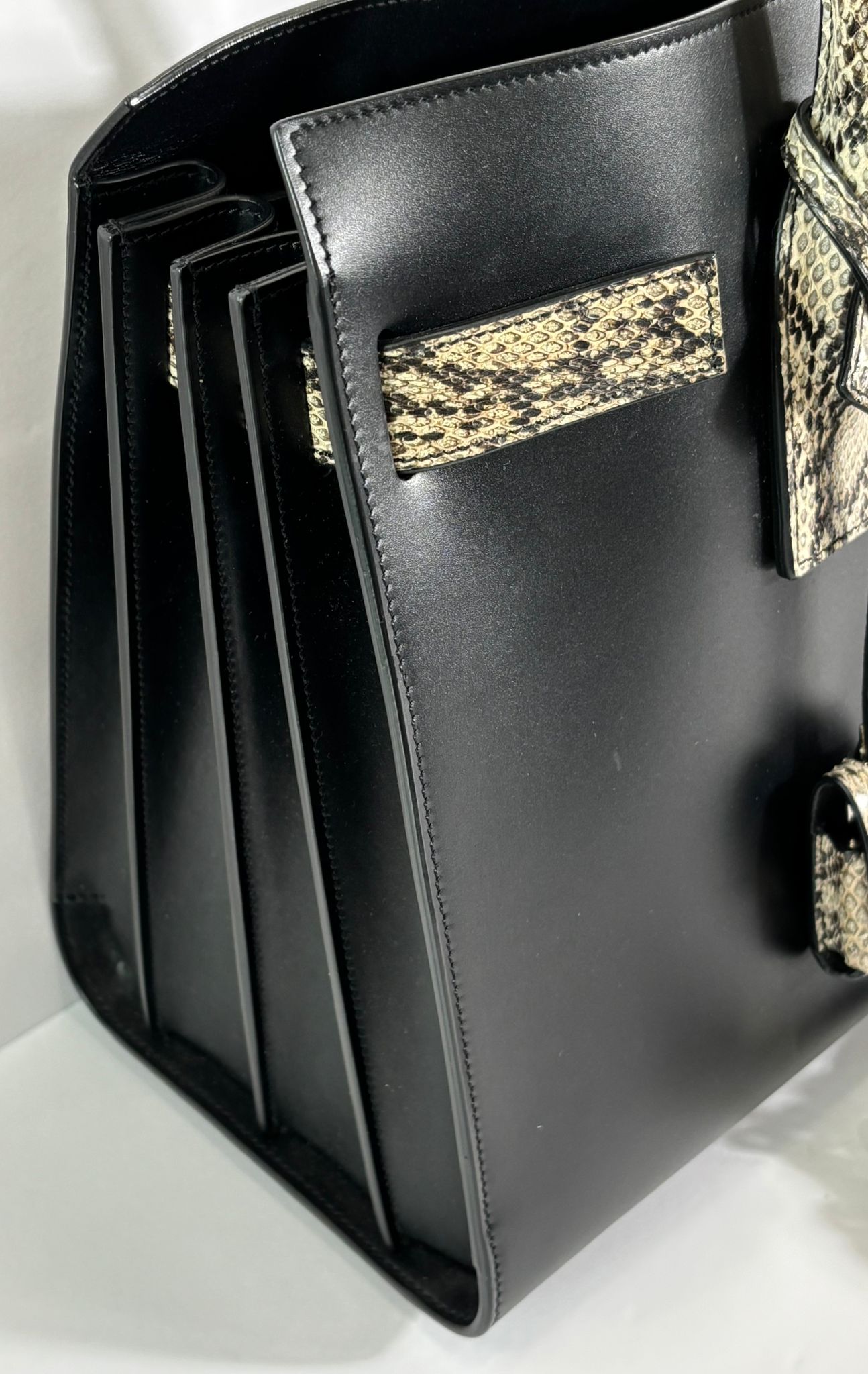 YSL LEATHER SAC DE JOUR SMALL