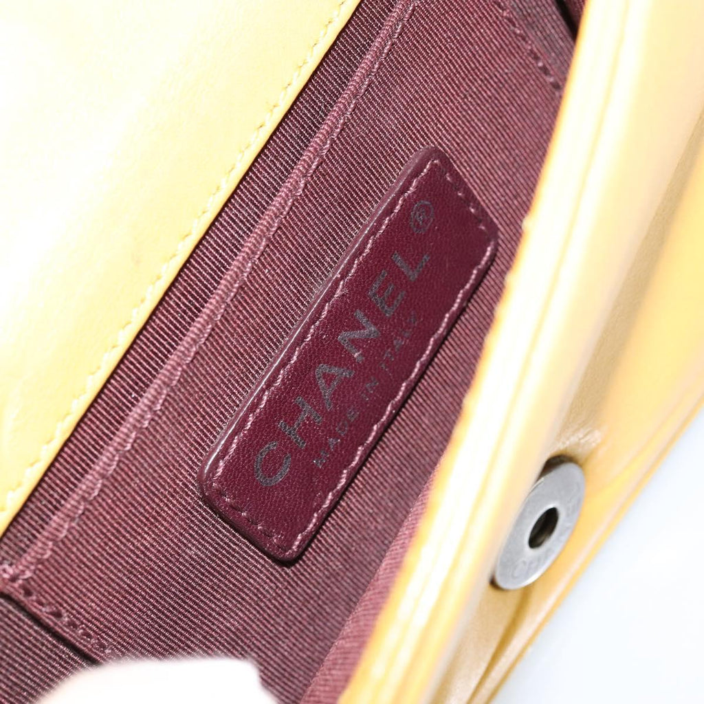Chanel Boy Brick Flap Bag Lambskin And Plexiglass Yellow Leather Clutche & Pouche Bag (Pre-Owned)
