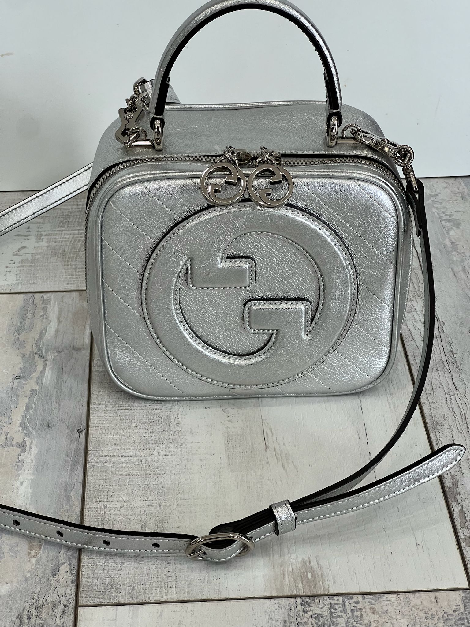 GUCCI BLONDIE METALLIC CALFSKIN LEATHER TOP HANDLE BAG