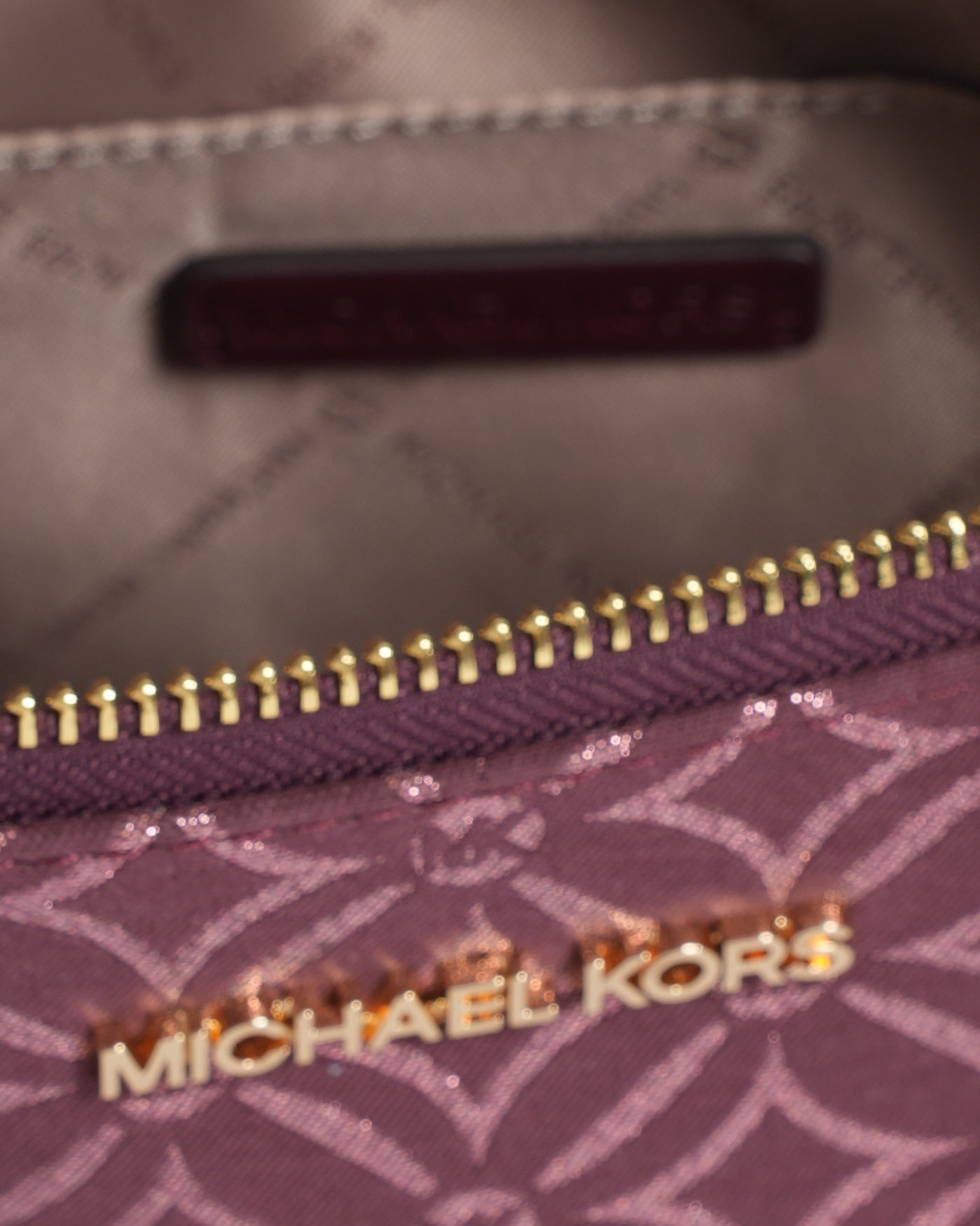New MK Jet Set Travel Small Crossbody With Tech Attachment