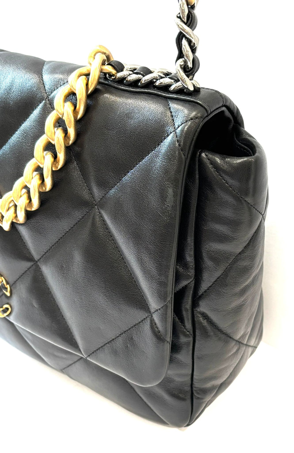 CHANEL QUILTED GOATSKIN MAXI CHANEL 19 FLAP BACK