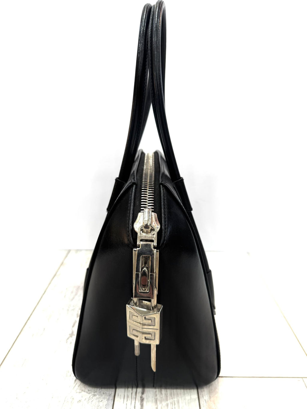 GIVENCHY ANTIGONA TOP HANDLE BAG MEDIUM