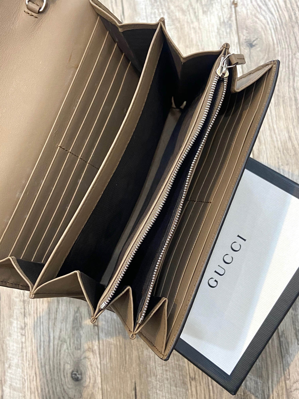 GUCCI GG SUPREME MEDIUM DIONYSUS CHAIN WALLET