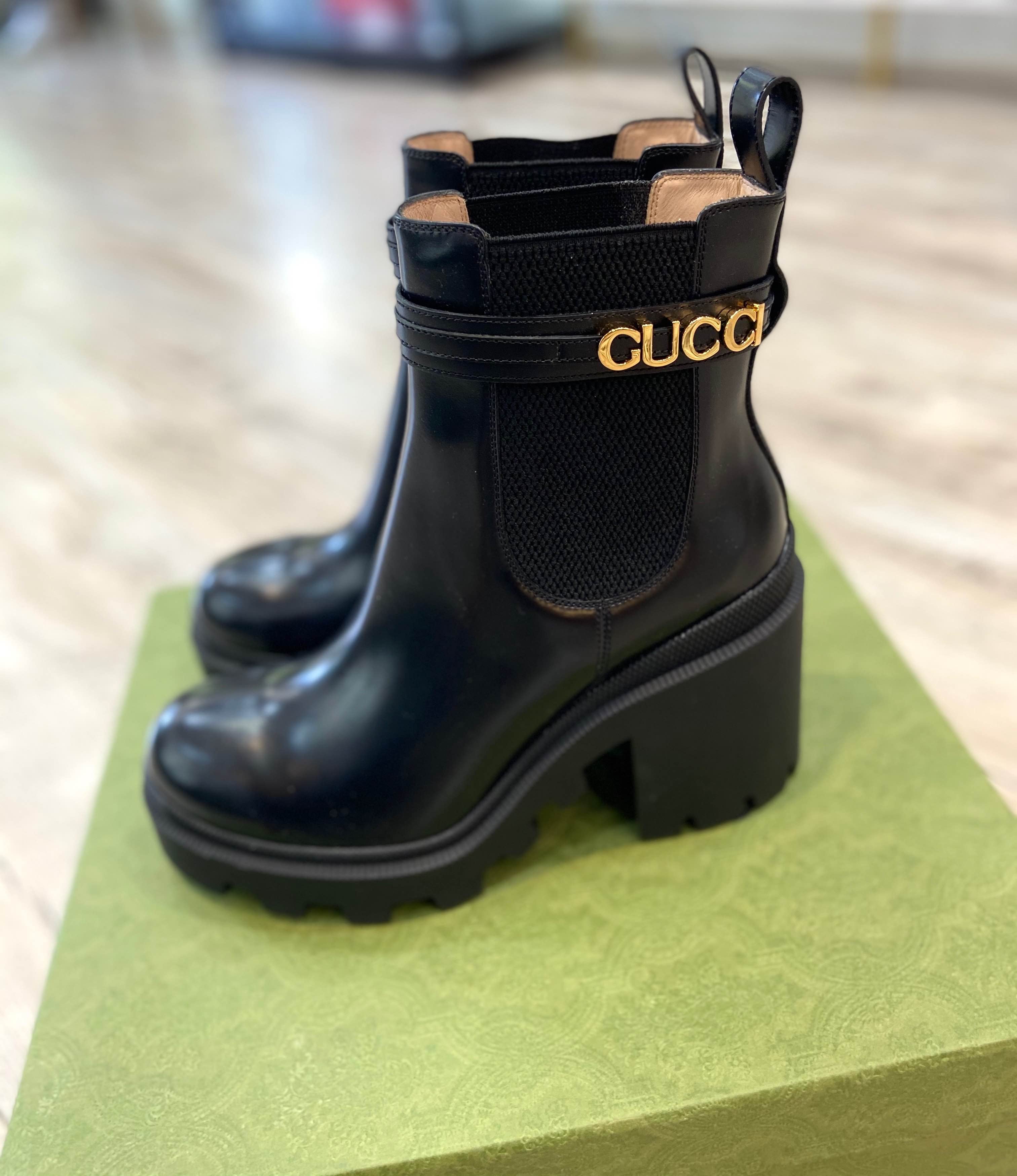 GUCCI LEATHER LOGO BOOTIES