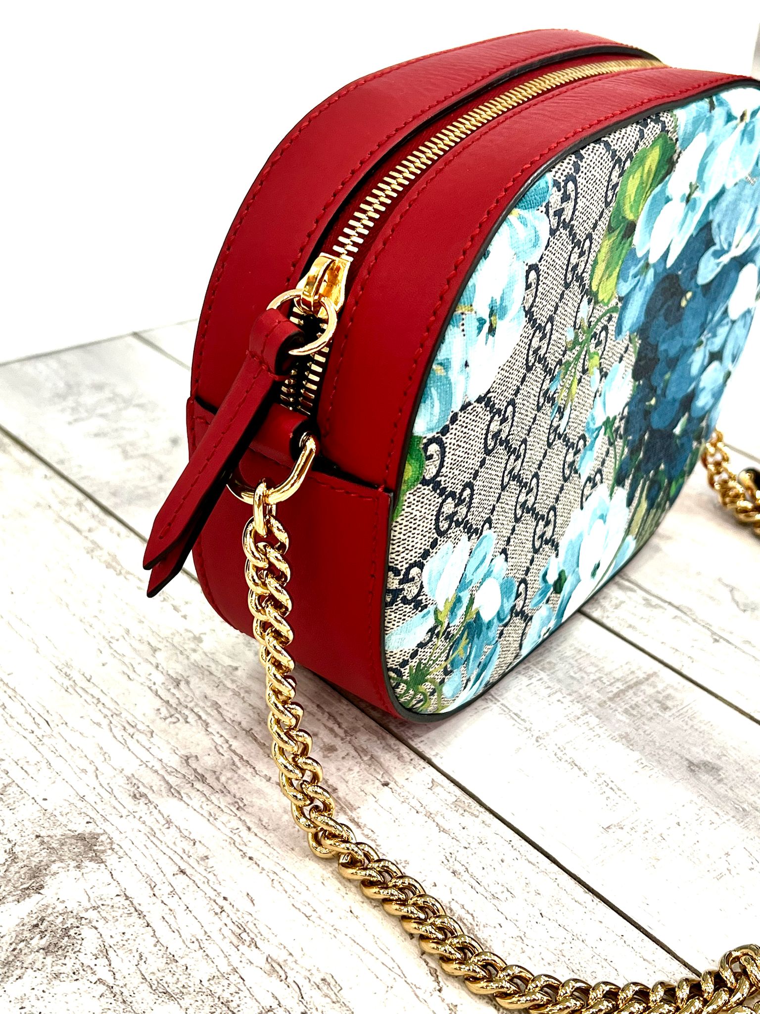 GUCCI GG SUPREME CROSSBODY BAG