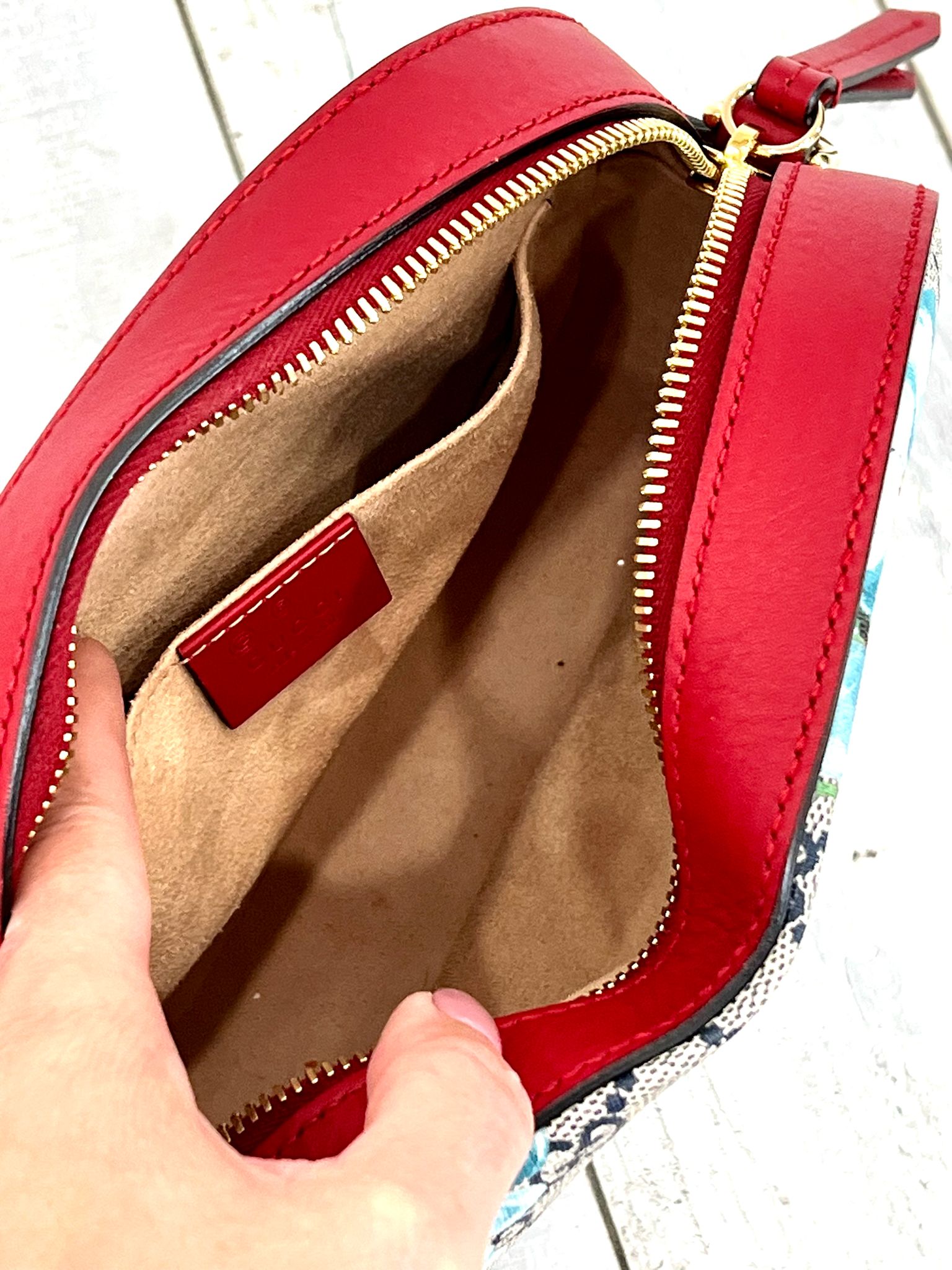 GUCCI GG SUPREME CROSSBODY BAG