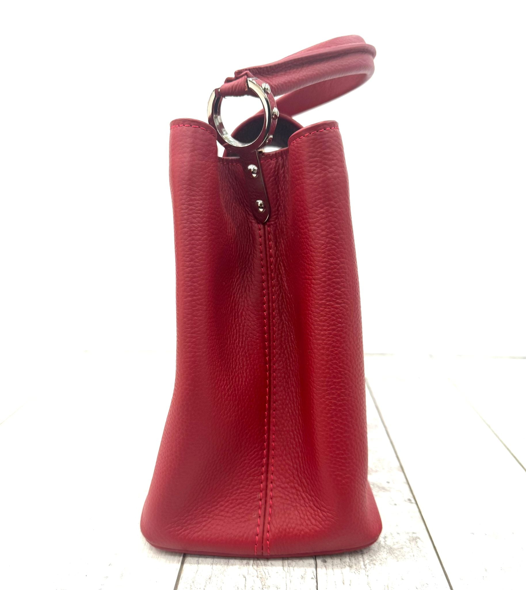 LOUIS VUITTON VEAU CAPUCINES MM CHERRY BAG