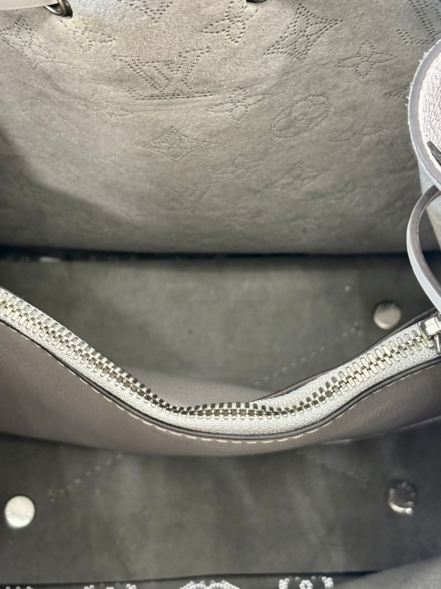 LOUIS VUITTON MURIA BUCKET BAG