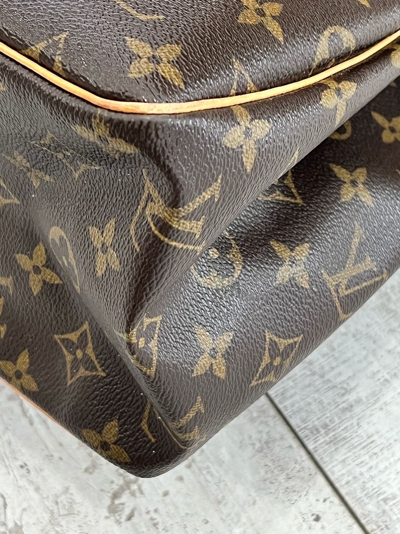 LOUIS VUITTON LV MONOGRAM BATIGNOLLES VERTICAL VINTAGE BAG