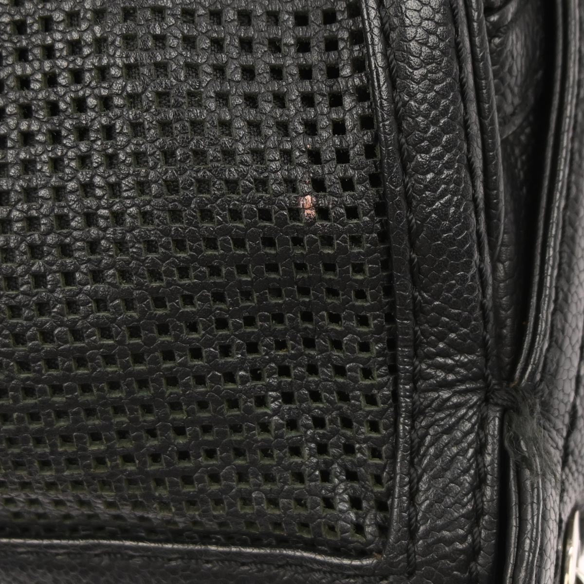 Chanel Pulley Camera Bag Perforated Caviar Black Leather Shoulder Bag Bag (Pre-Owned)