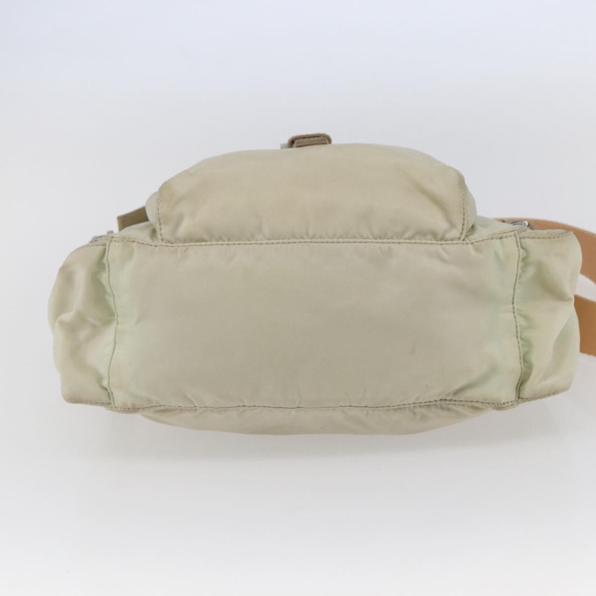 Prada Buckle Messenger Bag Tessuto Beige Nylon Shoulder Bag Bag (Pre-Owned)