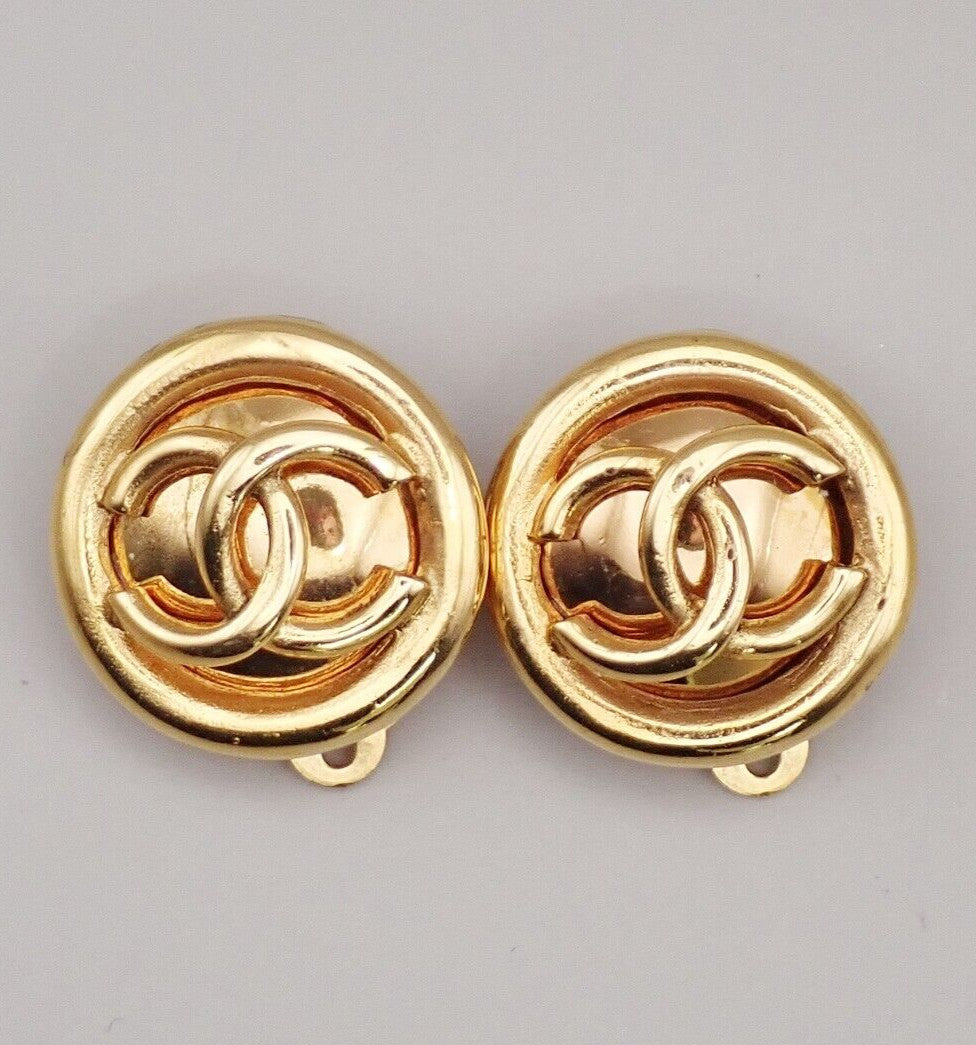 Chanel Vintage Cc Round Clip-On Earrings Metal Gold Gold_Plated Earrings Jewelry (Pre-Owned)