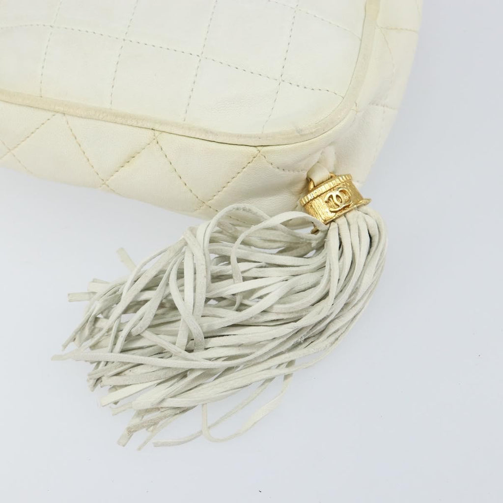 Chanel Vintage Diamond Tassel Crossbody Quilted Lambskin White Leather Clutche & Pouche Bag (Pre-Owned)