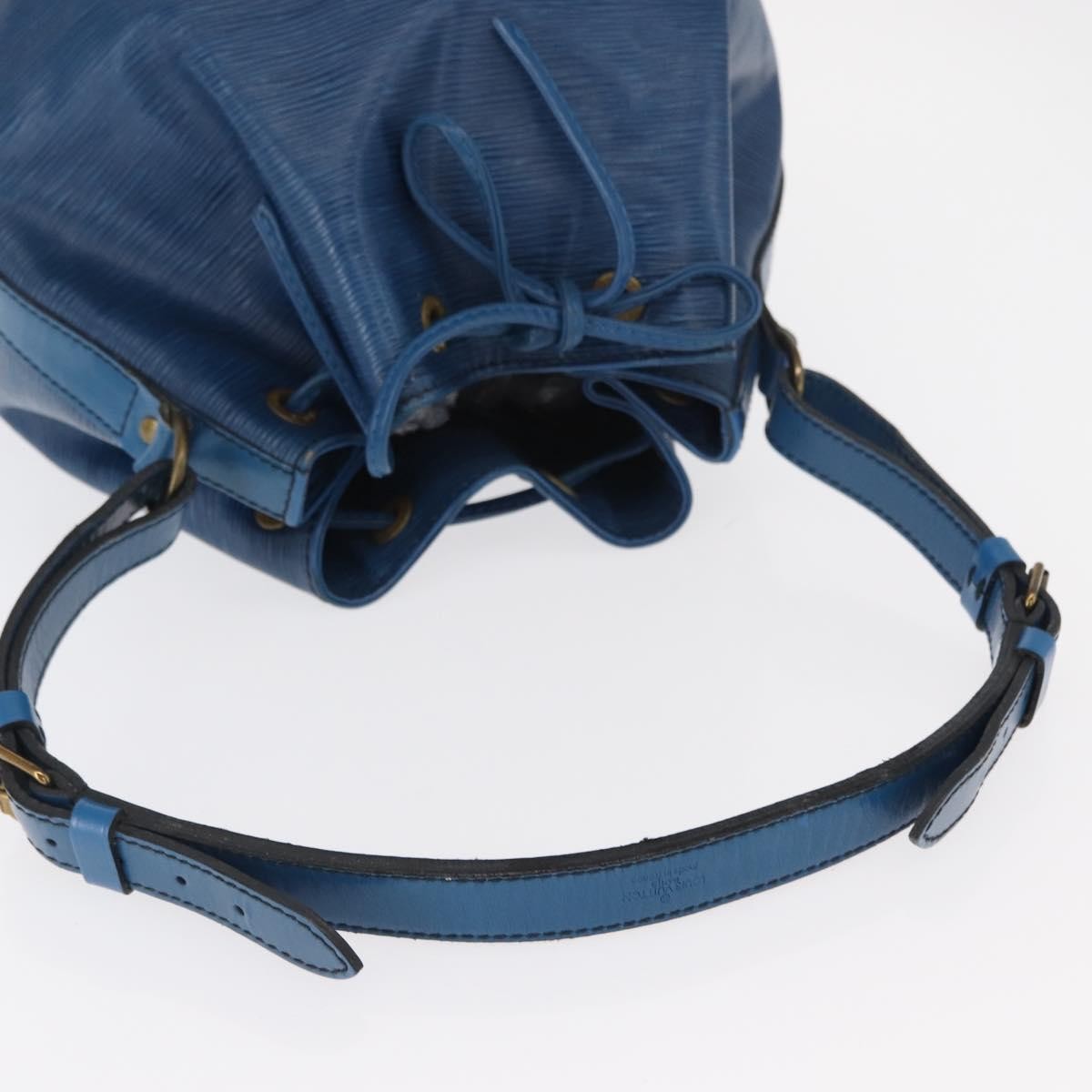Louis Vuitton Noe Handbag Epi Leather Blue Leather Shoulder Bag Bag (Pre-Owned)