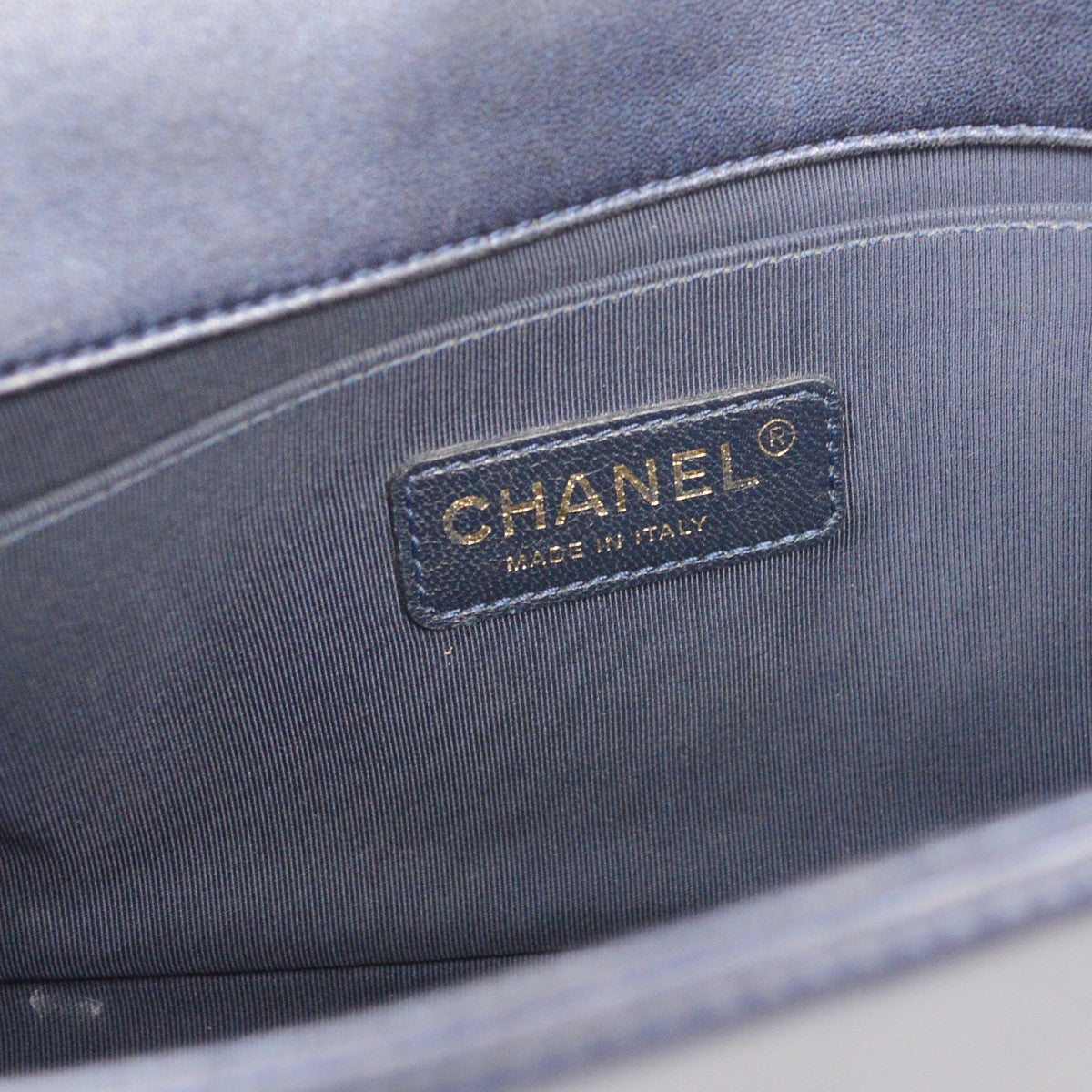 Chanel Boy Flap Bag Cube Embossed Lambskin Navy Leather Shoulder Bag Bag (Pre-Owned)