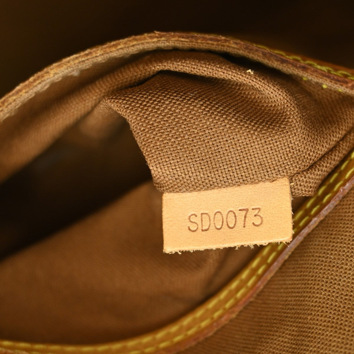 Louis Vuitton Alma Handbag Monogram Canvas Brown Canvas Handbag (Pre-Owned)