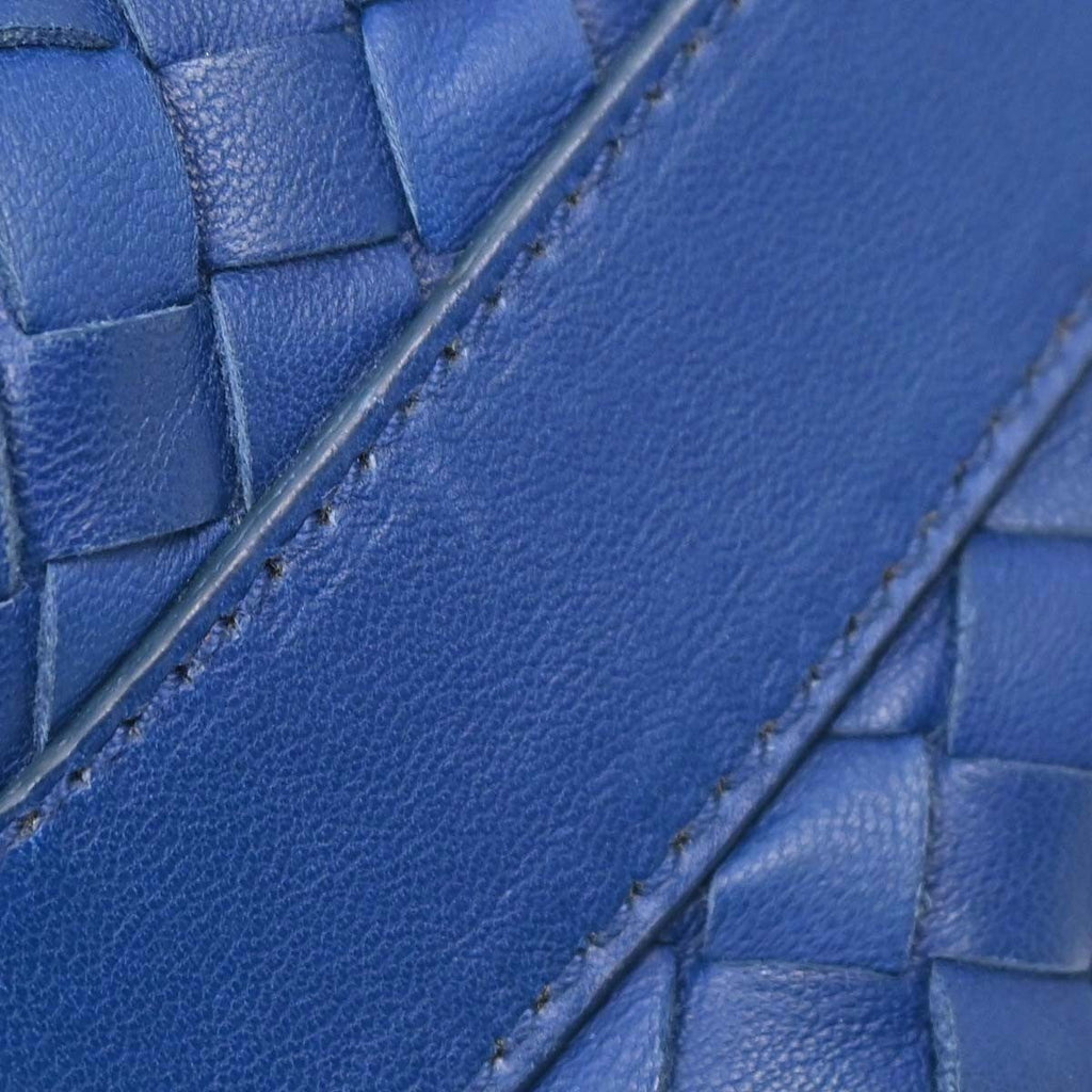 Bottega Veneta Intrecciato Handbag Leather Blue Leather Handbag (Pre-Owned)
